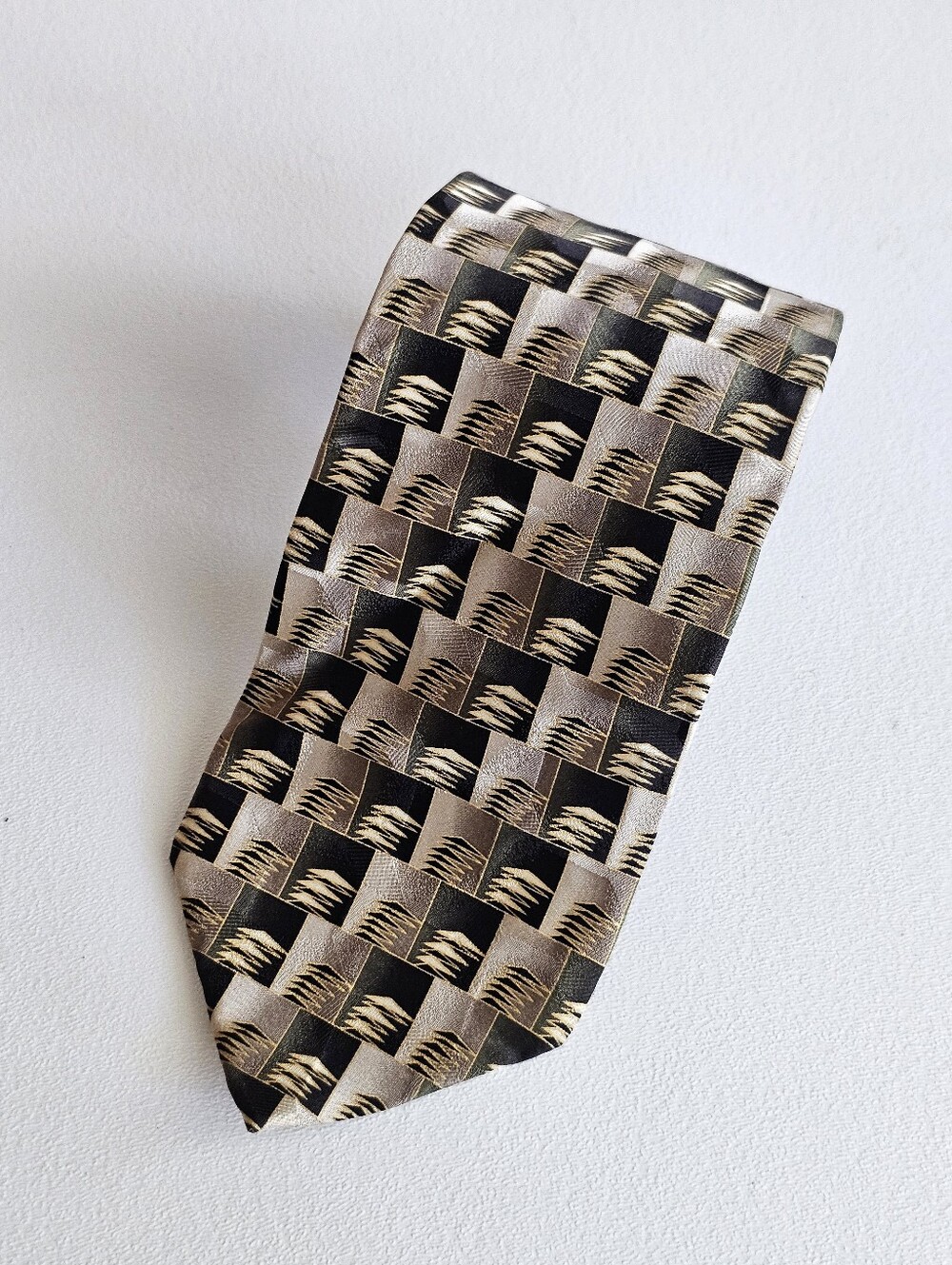 Bergamo New York Handmade 100% Silk Geometric Tie